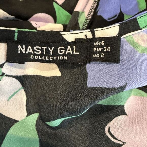 Nasty Gal Black Floral Print Dress Empire Waist Pintuck Blue White Size 2 - Picture 7 of 11
